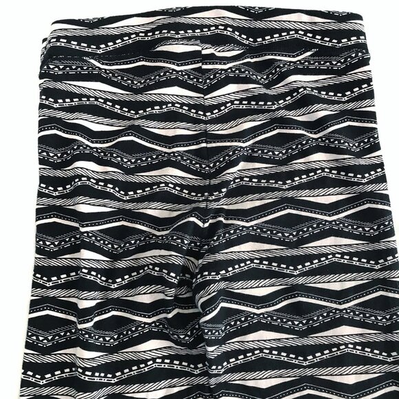 PINK Victoria's Secret VS Dog Small Black White Cotton Geometric Leggings - Picture 7 of 10